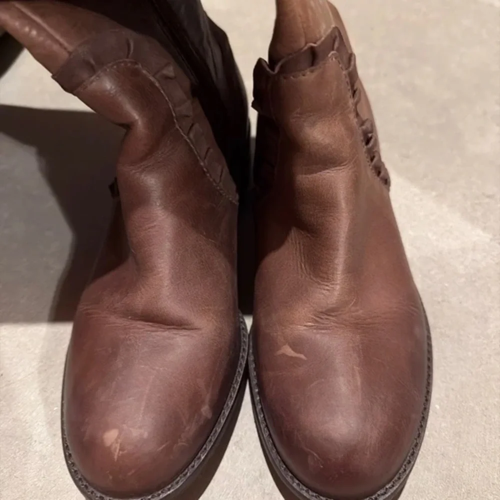 Women's Over-the-Knee Brown Leather Boots with Subtle Ruffle